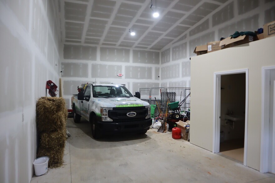 More Photos Of 1700 Industrial Center, Charlotte Light Distribution For Lease