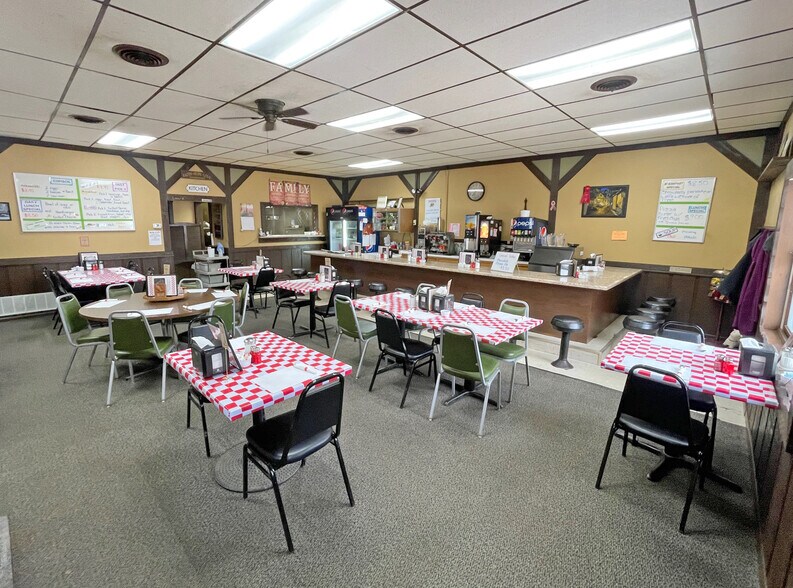 More Photos Of 216 N Main St, Marion Restaurant For Sale