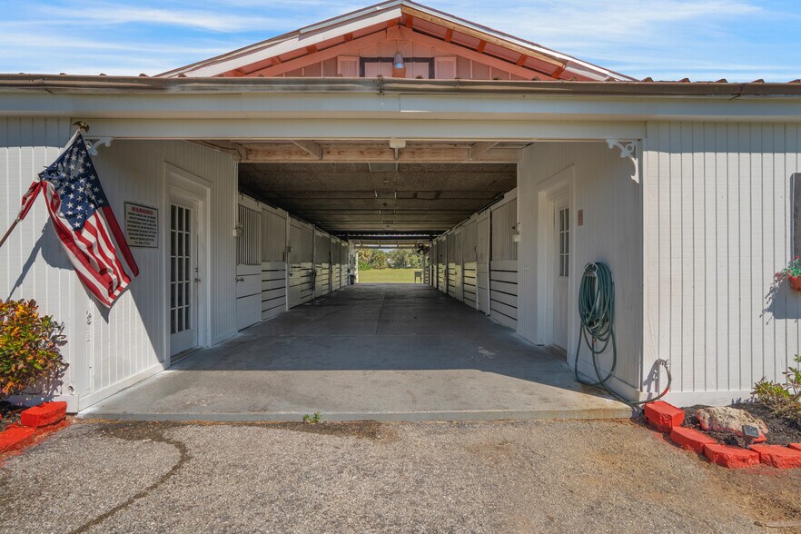 More Photos Of 806 N Jackson Rd, Venice Land For Sale