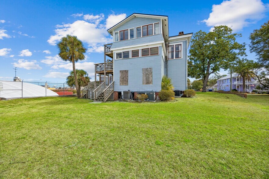 More Photos Of 501 N 3rd St, Fernandina Beach Office For Sale