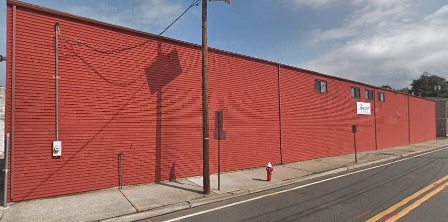 More Photos Of 187 W Fort Lee Rd, Bogota Industrial For Lease