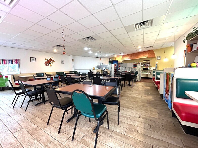 More Photos Of 1232 10th St, Port Huron General Retail For Sale