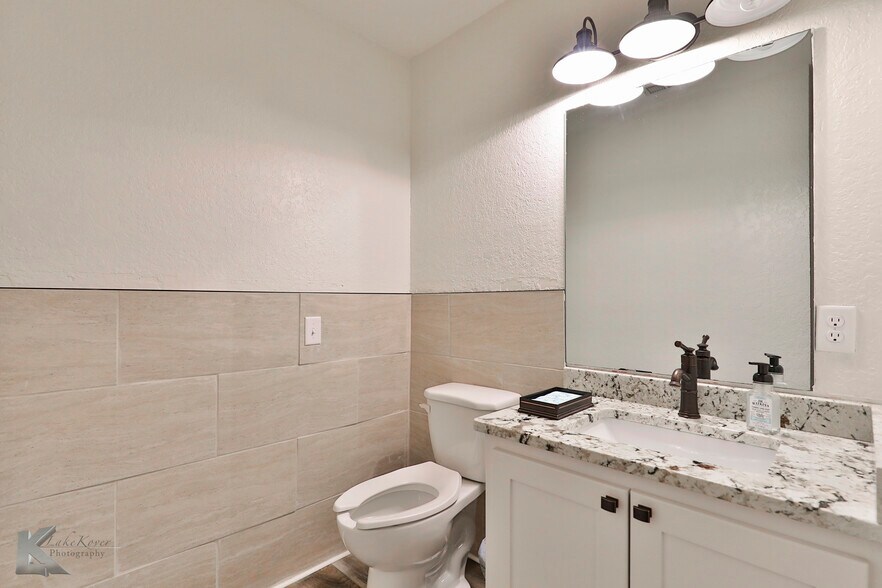 More Photos Of 2257 Industrial Blvd, Abilene Office For Sale