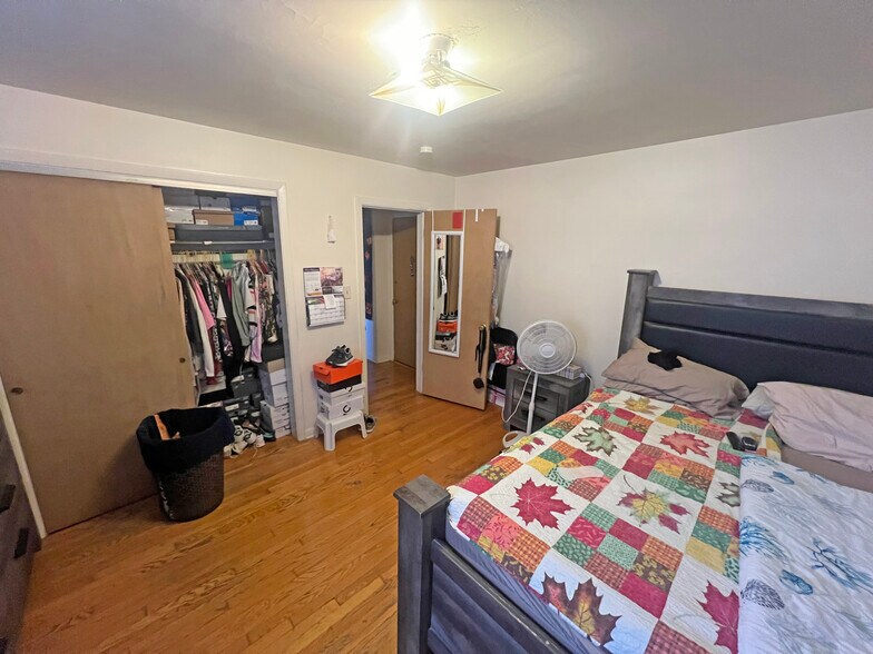 More Photos Of 4905 W Louise St, Skokie Apartments For Sale