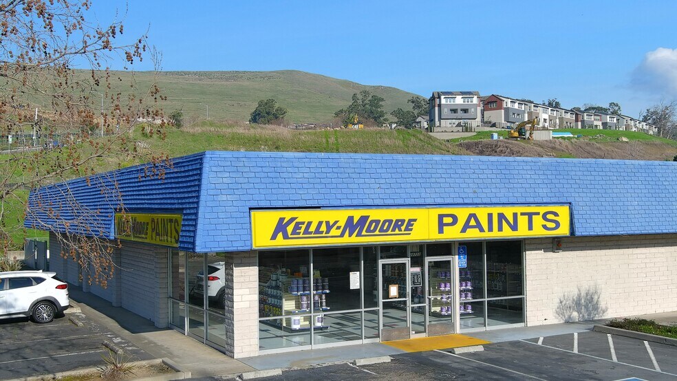 More Photos Of 28722-28728 Mission Blvd, Hayward Freestanding For Lease