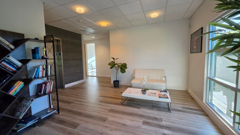 More Photos Of 900 E Campbell Ave, Campbell Office For Lease