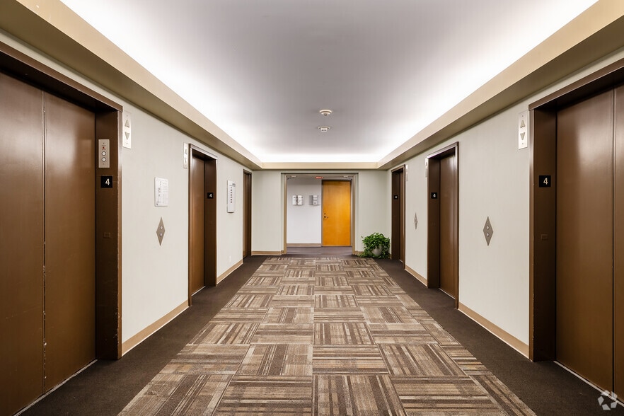 More Photos Of 5757 W Century Blvd, Los Angeles Unknown For Lease