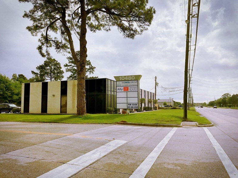 More Photos Of 10480 Grant Rd, Houston Loft Creative Space For Lease