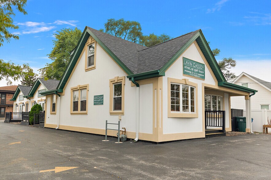 More Photos Of 6401 W 107th St, Worth Freestanding For Sale