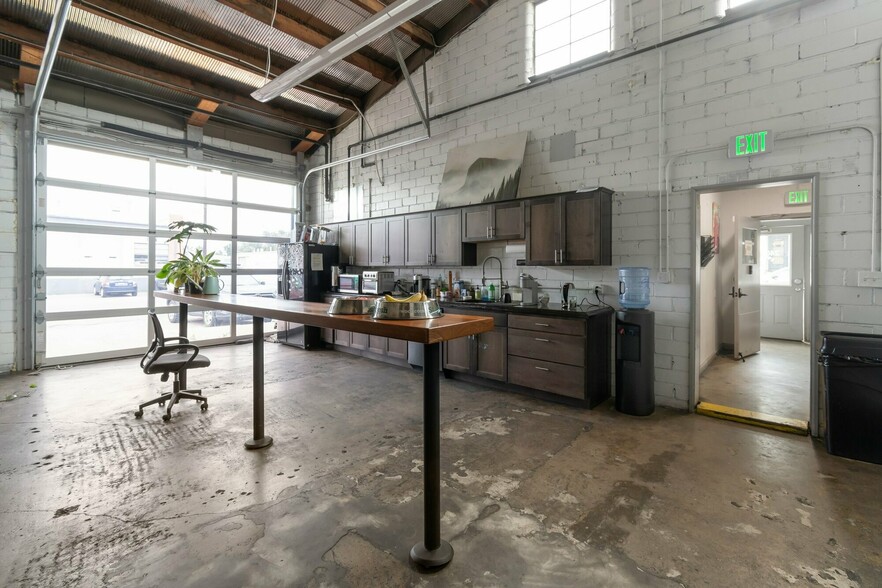 More Photos Of 2401 S Delaware St, Denver Manufacturing For Sale