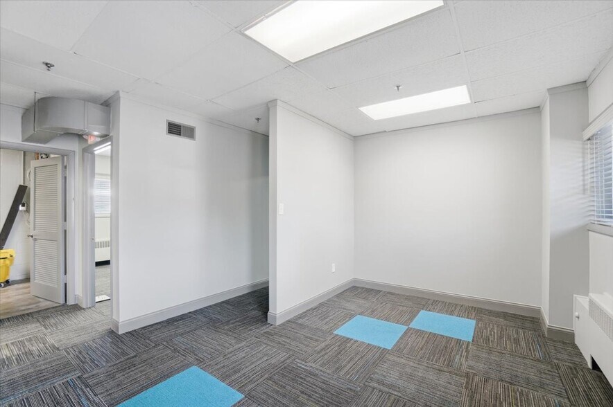 More Photos Of 175 E Broadway Ave, Westerville Office For Lease