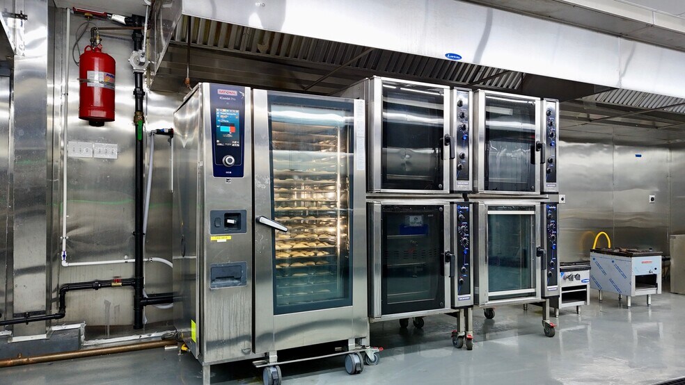 More Photos Of 6701 Tres Lagunas Dr, Houston Light Manufacturing For Sale