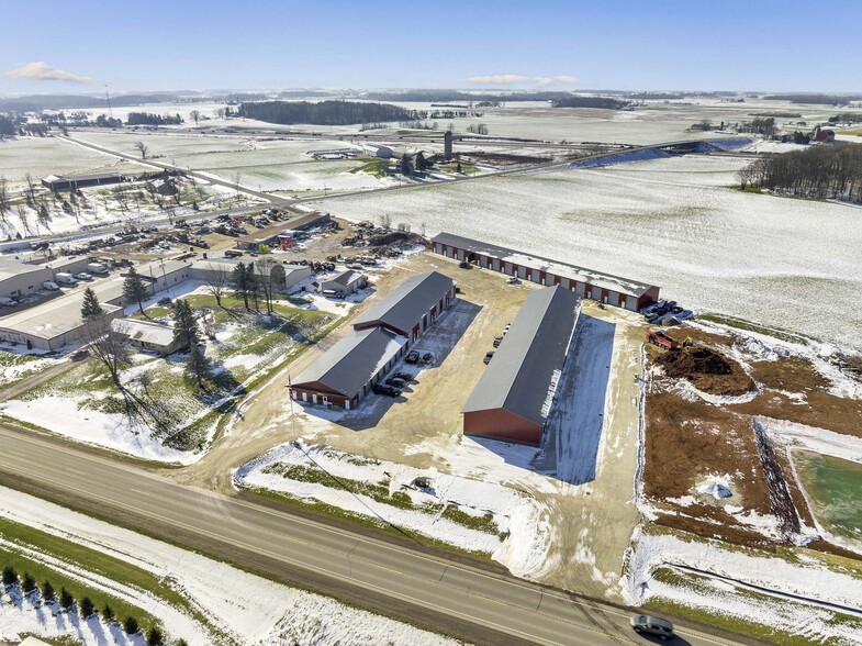 More Photos Of 5254 County Road R, Denmark Service For Lease