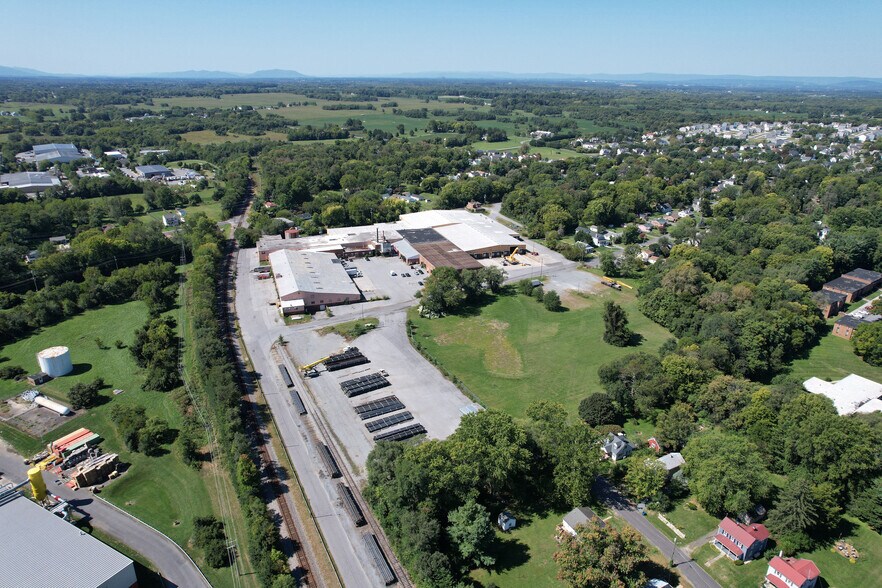 Primary Photo Of 351 Station Rd, Berryville Manufacturing For Lease