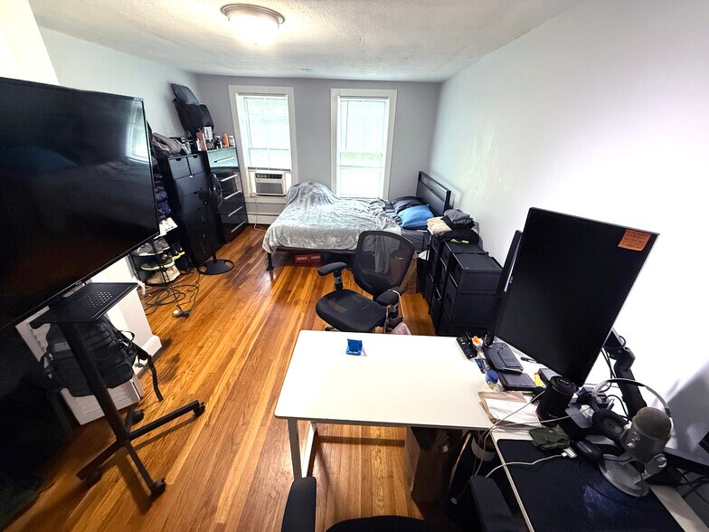 More Photos Of 25-27 West St, West Bridgewater Apartments For Sale
