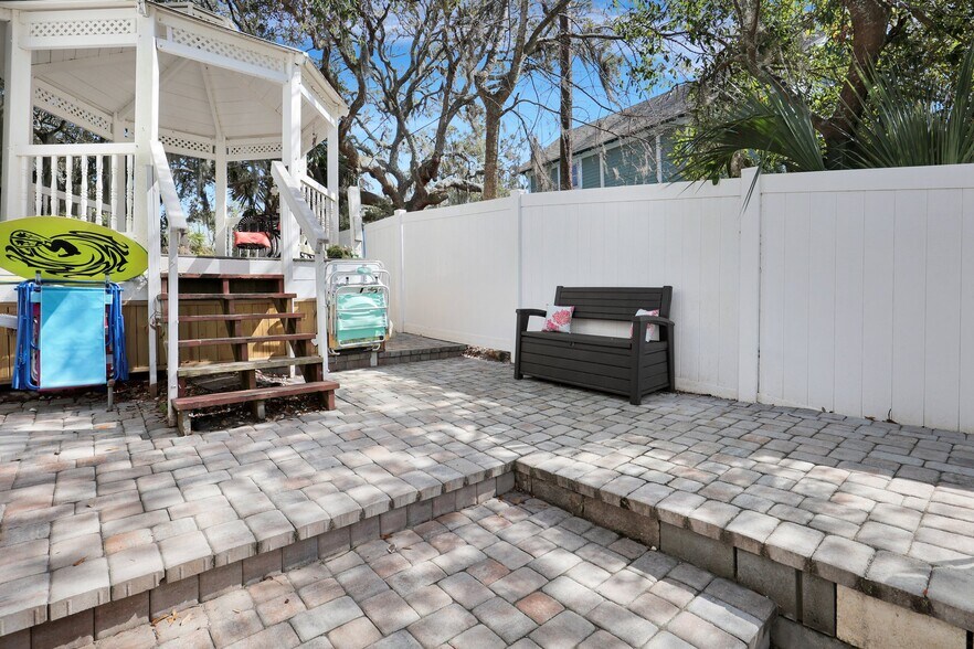 More Photos Of 24 Van Horne Ave, Tybee Island Hospitality For Sale