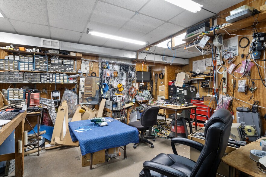 More Photos Of 1202 N Jefferson Ave, Mount Pleasant Specialty For Sale