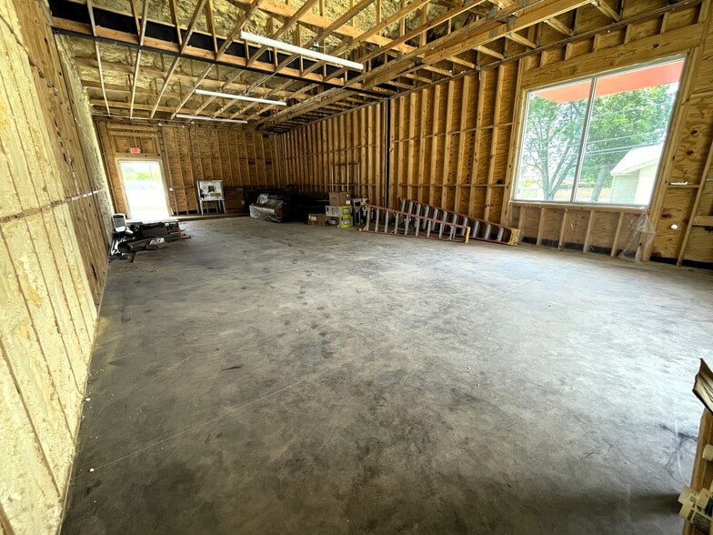 More Photos Of 5308 Old Bullard Rd, Tyler Freestanding For Lease