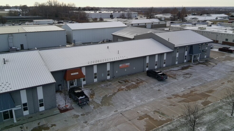 More Photos Of 2200-2240 W Townline Rd, Peoria Warehouse For Lease
