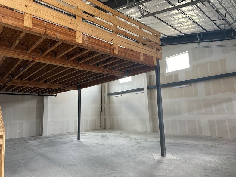 More Photos Of 1009 RM-620, Lakeway Specialty For Sale