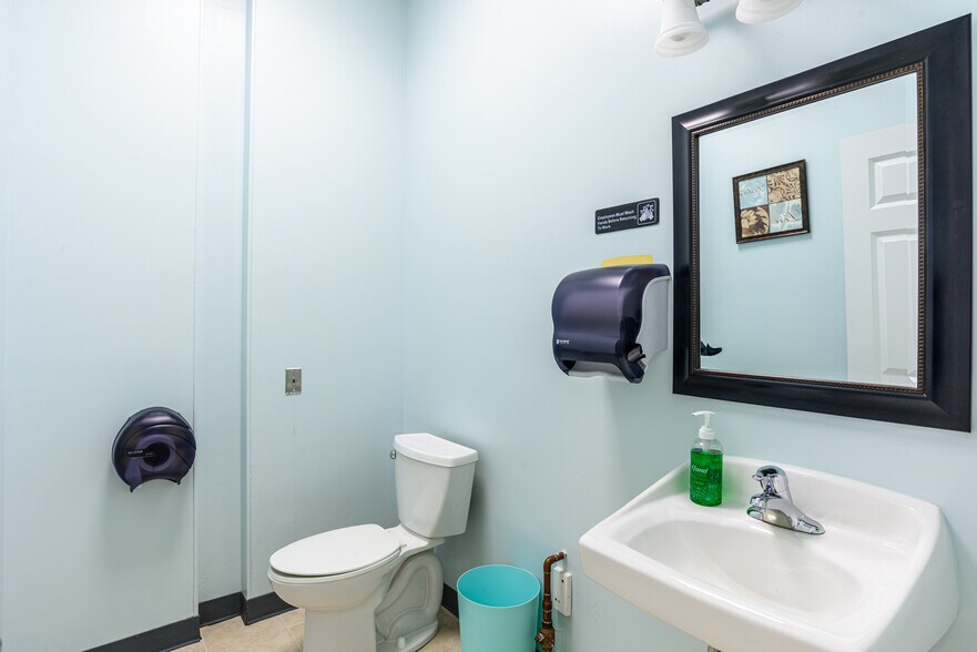 More Photos Of 100 Corporate Dr, Trumbull Office For Sale