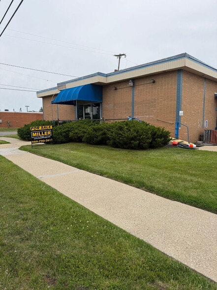 More Photos Of 2620 W Genesee Ave, Saginaw Freestanding For Sale