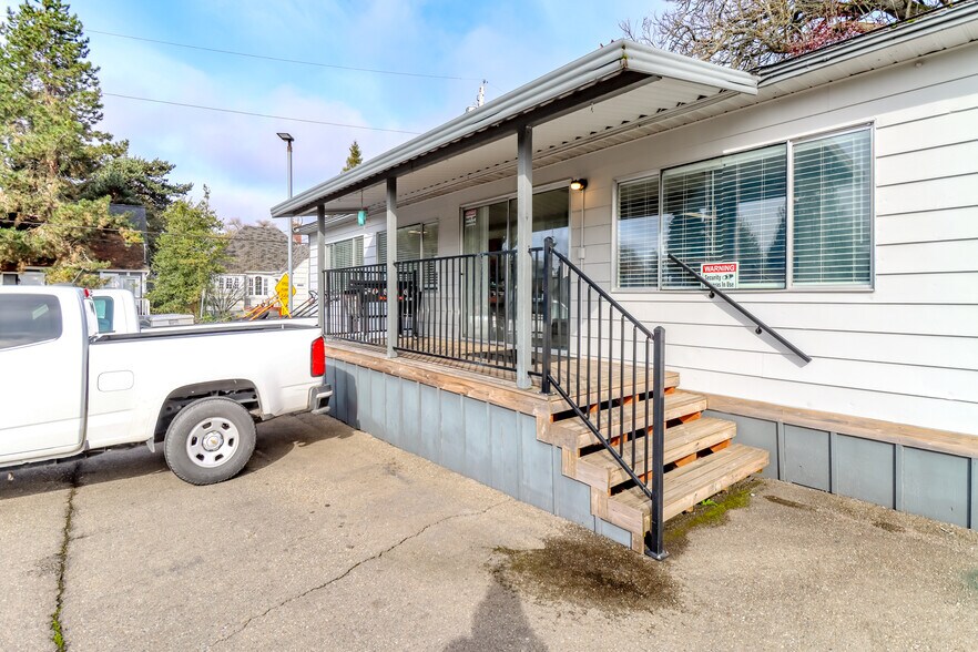 More Photos Of 1710 6th St, Bremerton Office For Sale