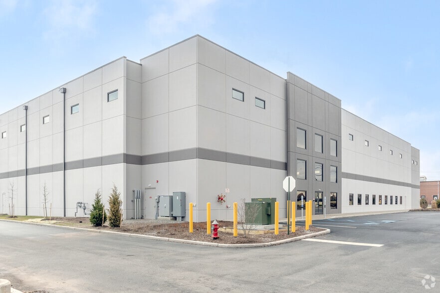 More Photos Of 520 Jersey Ave, New Brunswick Warehouse For Lease