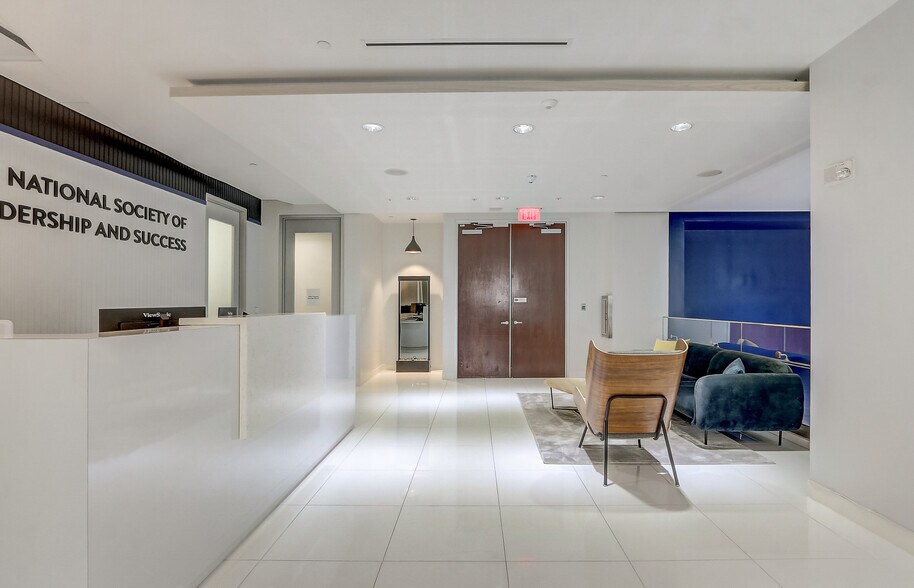 More Photos Of 111 N Magnolia Ave, Orlando Office For Lease