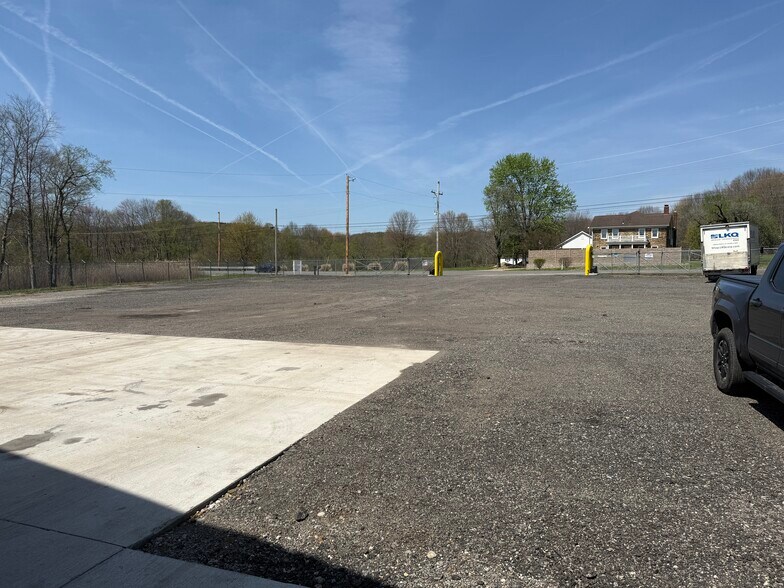 More Photos Of 4881 Pittsburgh Rd, Harrisville Light Distribution For Sale