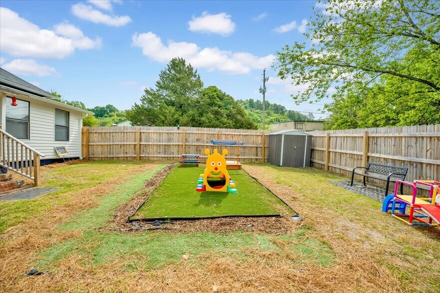 More Photos Of 607 12th Ave SW, Alabaster Specialty For Sale