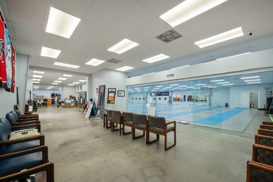 More Photos Of 2613-2617 Executive Point Dr, Monroe Mixed Retail For Sale