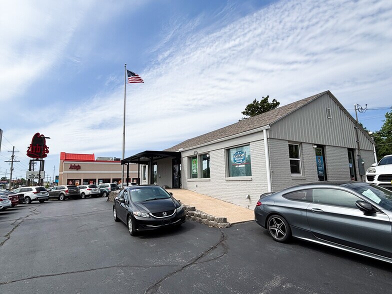 More Photos Of 715 S Glenstone Ave, Springfield Auto Dealership For Lease