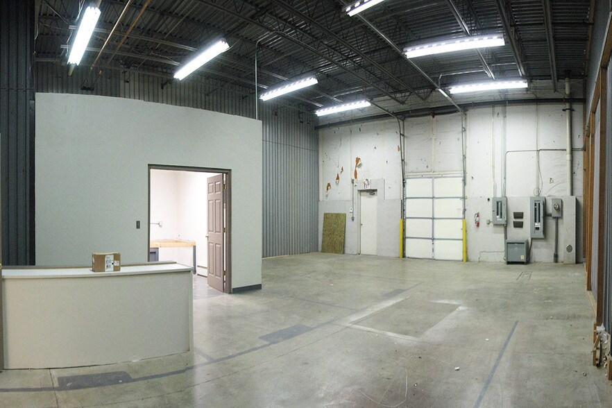 More Photos Of 3500-3560 Park Center Dr, Dayton Flex For Lease