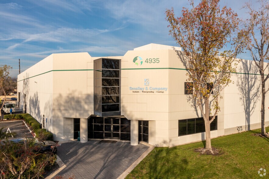 Primary Photo Of 4935-4945 E Hunter Ave, Anaheim Manufacturing For Lease