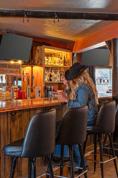 More Photos Of 3449 Swan Valley hwy, Irwin Bar For Sale