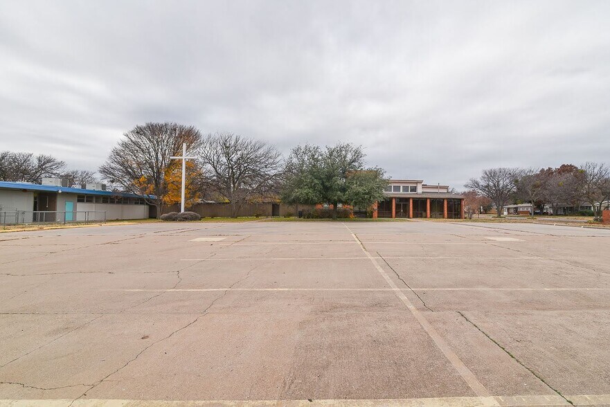 More Photos Of 4403 Phillips Dr, Wichita Falls Religious Facility For Sale
