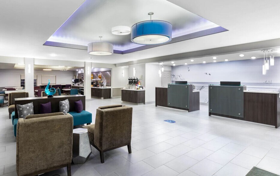 More Photos Of 910 State Highway 35 N, Port Lavaca Hotel For Sale