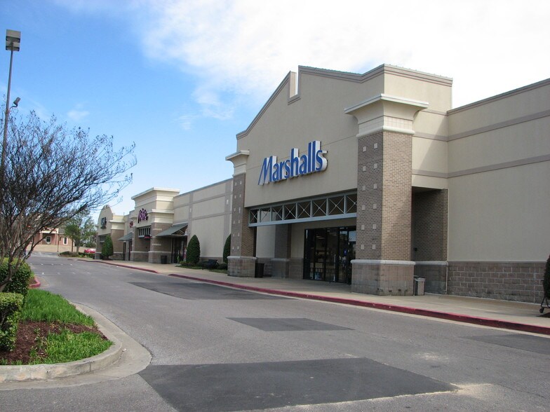 More Photos Of 225 Goodman Rd W, Southaven Unknown For Lease