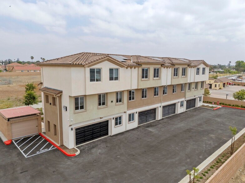More Photos Of 8423 Tamarind Ave, Fontana Apartments For Sale