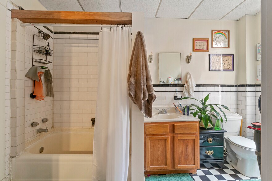 More Photos Of 103 W 29th St, Baltimore Apartments For Sale