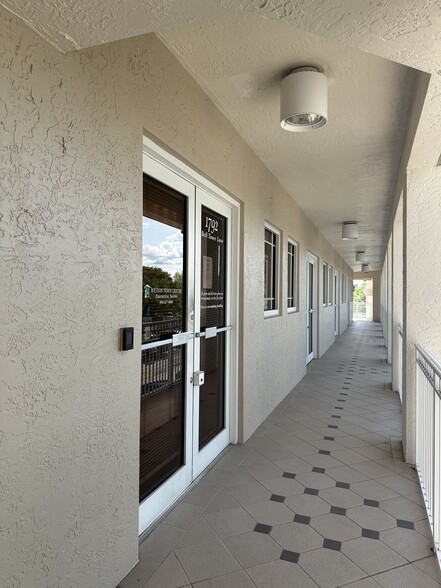 More Photos Of 1675 Market St, Weston Unknown For Lease