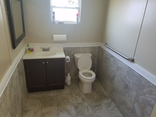 More Photos Of 13518 N Florida Ave, Tampa Auto Dealership For Sale