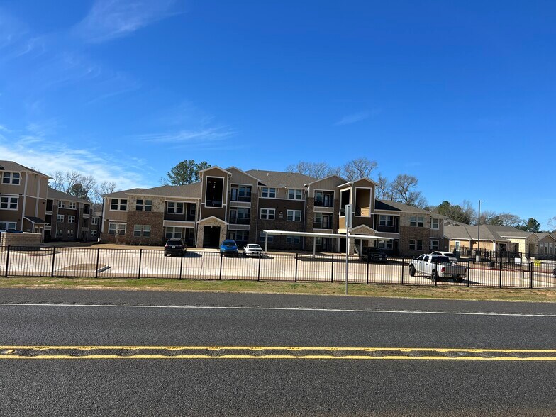 More Photos Of 815 E State Highway 204, Jacksonville Medical For Sale