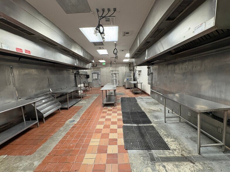 Primary Photo Of 220 NW 180th Ave, Pembroke Pines Restaurant For Lease