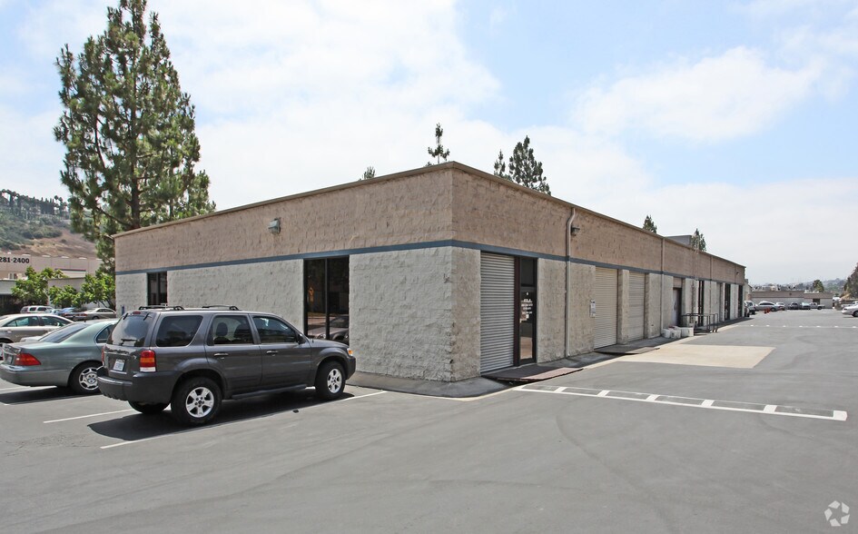 More Photos Of 4656 Mission Gorge Pl, San Diego Warehouse For Lease