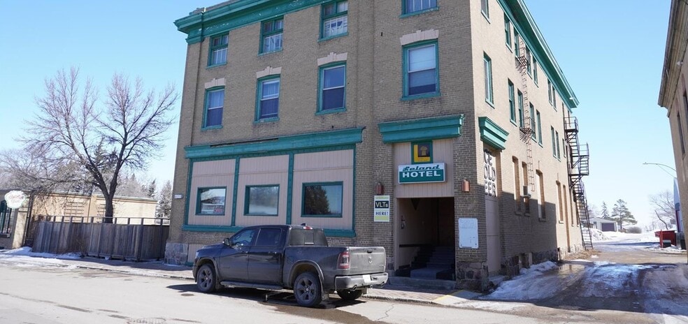 More Photos Of 111 Sherbrooke St, Wolseley Hotel For Sale