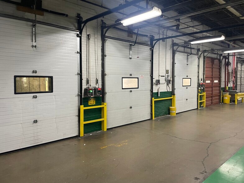 More Photos Of 800 Midway Rd, Menasha Manufacturing For Sale