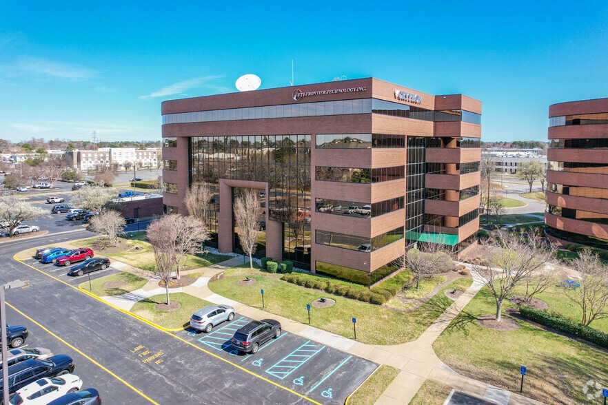 More Photos Of 860 Greenbrier Cir, Chesapeake Unknown For Lease