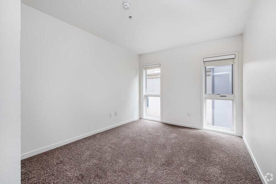 More Photos Of 214 Santa Monica Blvd, Santa Monica Apartments For Lease